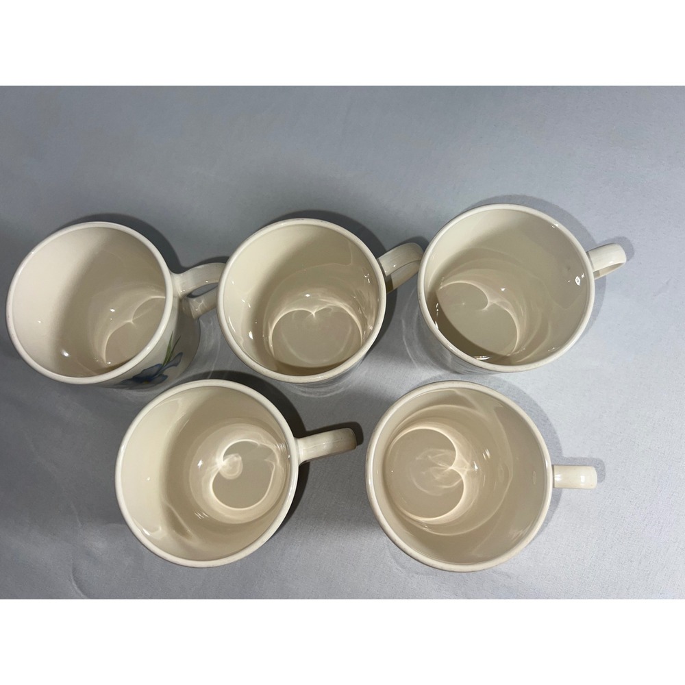 Vintage Corning Blue Iris Coffee Mugs Set of 5 Floral Tea Cups Creamy White - Picture 3 of 8